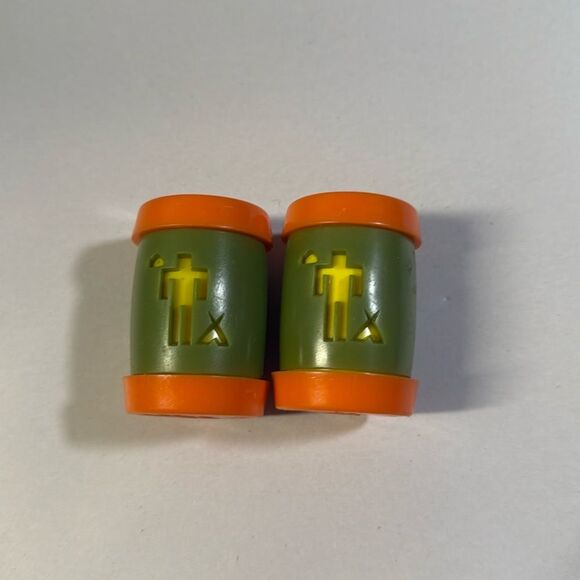 Vintage St Labre Indian Salt and Pepper Shakers Plastic Orange Green Deer - Picture 2 of 5